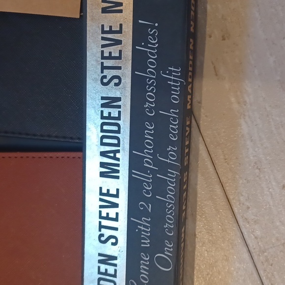 New Steve Madden Set of 2 Crossbody Bags - Picture 2 of 8